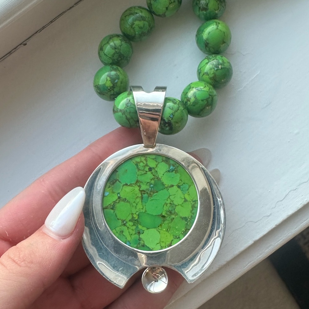 925 Green Genuine Stone Necklace, Earrings, And Ring - Picture 3 of 10